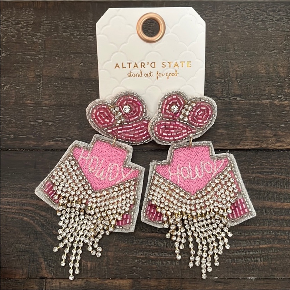 NWT Cowgirl Dolly Parton Inspired Altar’d State Howdy pink earrings